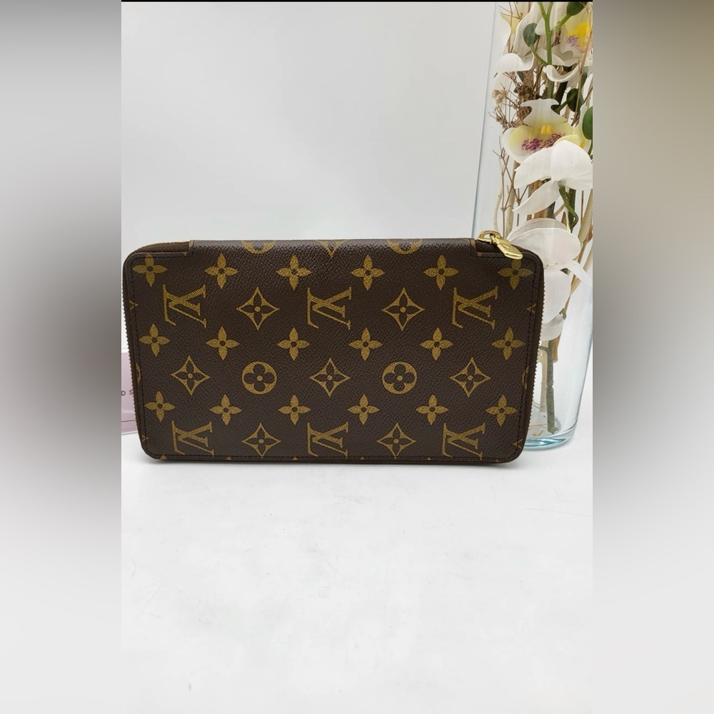 Louis Vuitton Brown Monogram Wallet - Picture 2 of 16